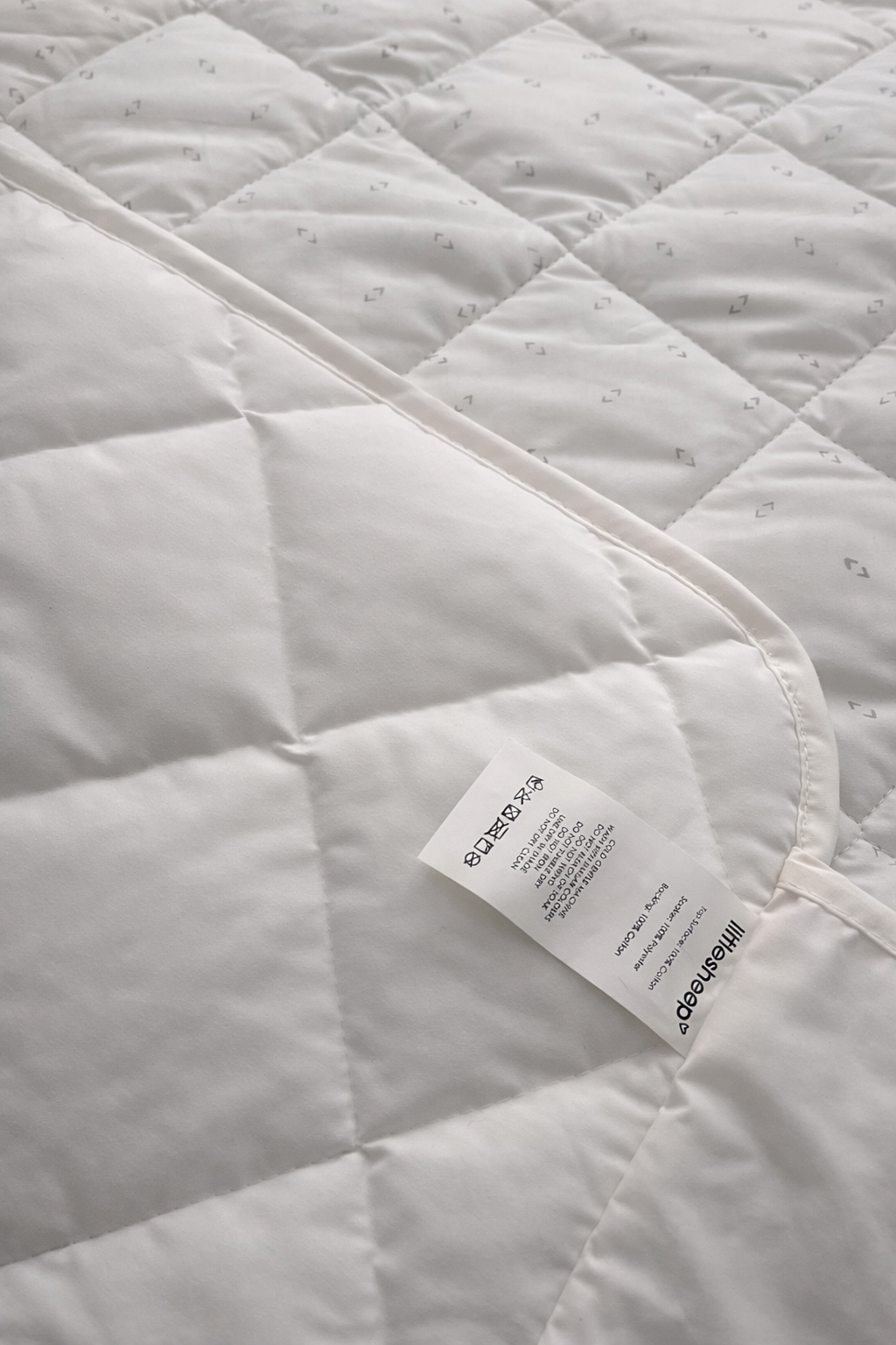 WATERPROOF BED PAD